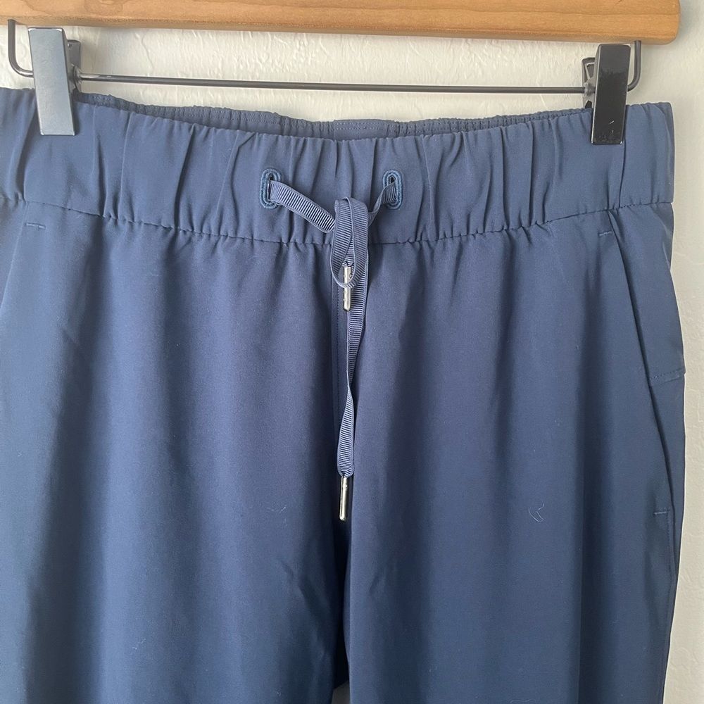 Lululemon On the Fly Woven Athleisure Athletic Pants True Navy Size 4 - Picture 5 of 8